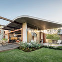 145032 Exterior3 MurrayFredericks - Totoro House: Ng&ocirc;i nh&agrave; vườn được chia th&agrave;nh 3 khu ri&ecirc;ng biệt