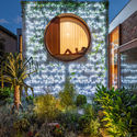 145041 ExteriorNight3 MurrayFredericks - Totoro House: Ng&ocirc;i nh&agrave; vườn được chia th&agrave;nh 3 khu ri&ecirc;ng biệt