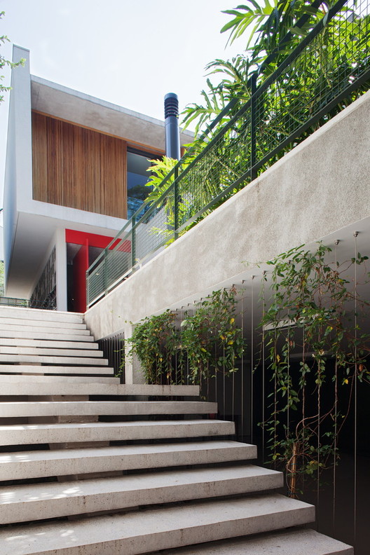 Brazilian Houses: 20 Projects with Underground Spaces - Image 9 of 42