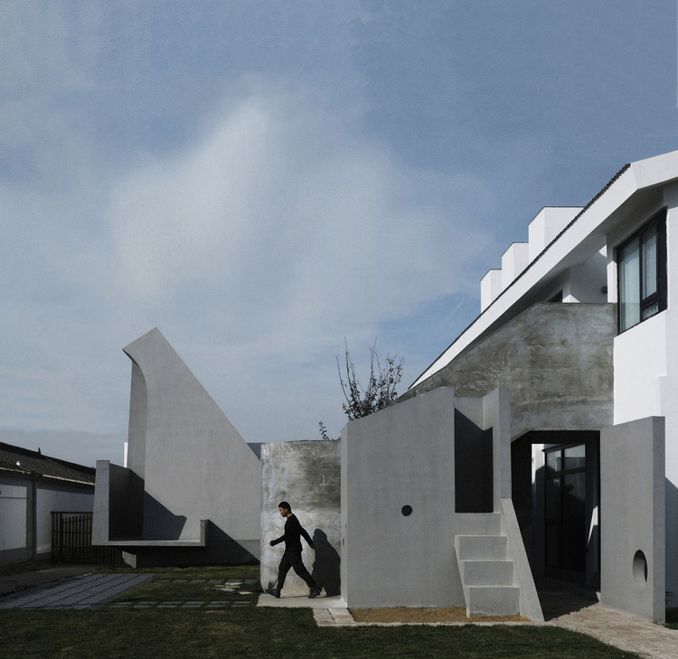 Self-abased Chapel / RENGARCH - Exterior Photography, Chapel, Facade, Stairs, Door