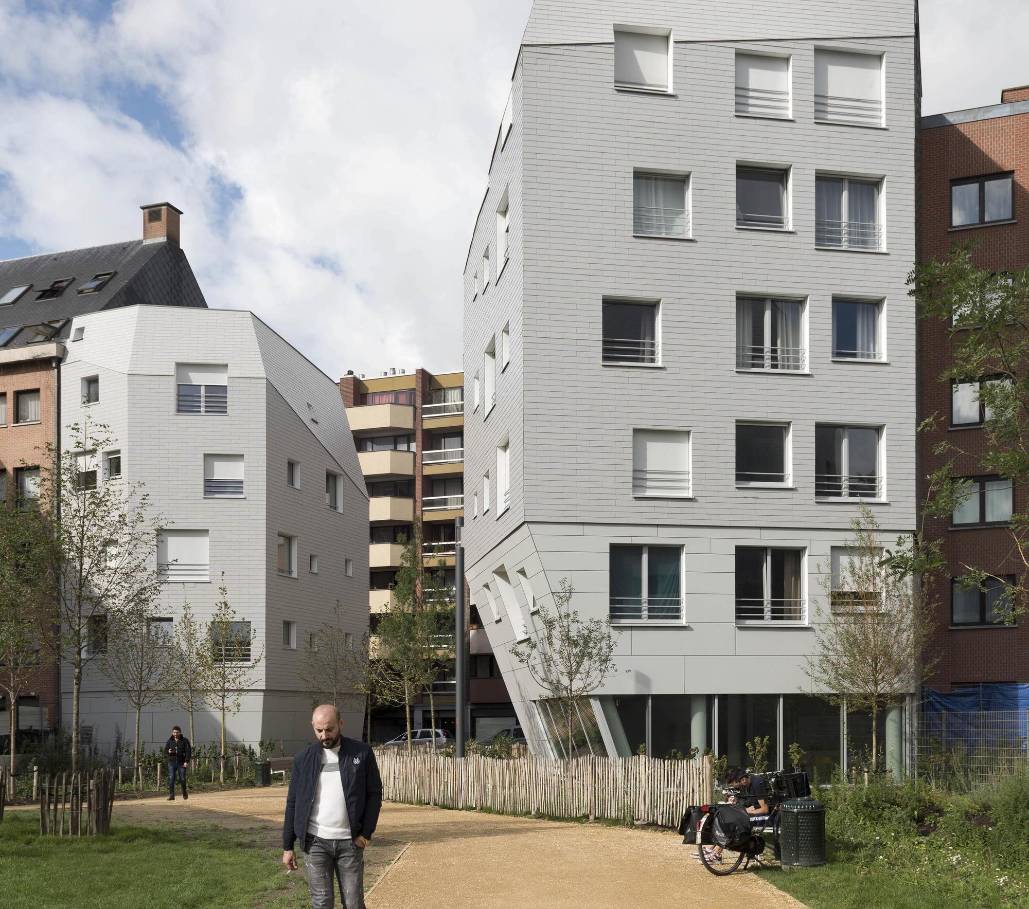 Galería de Vivienda social 60 ejemplos de arquitectura en planta 118