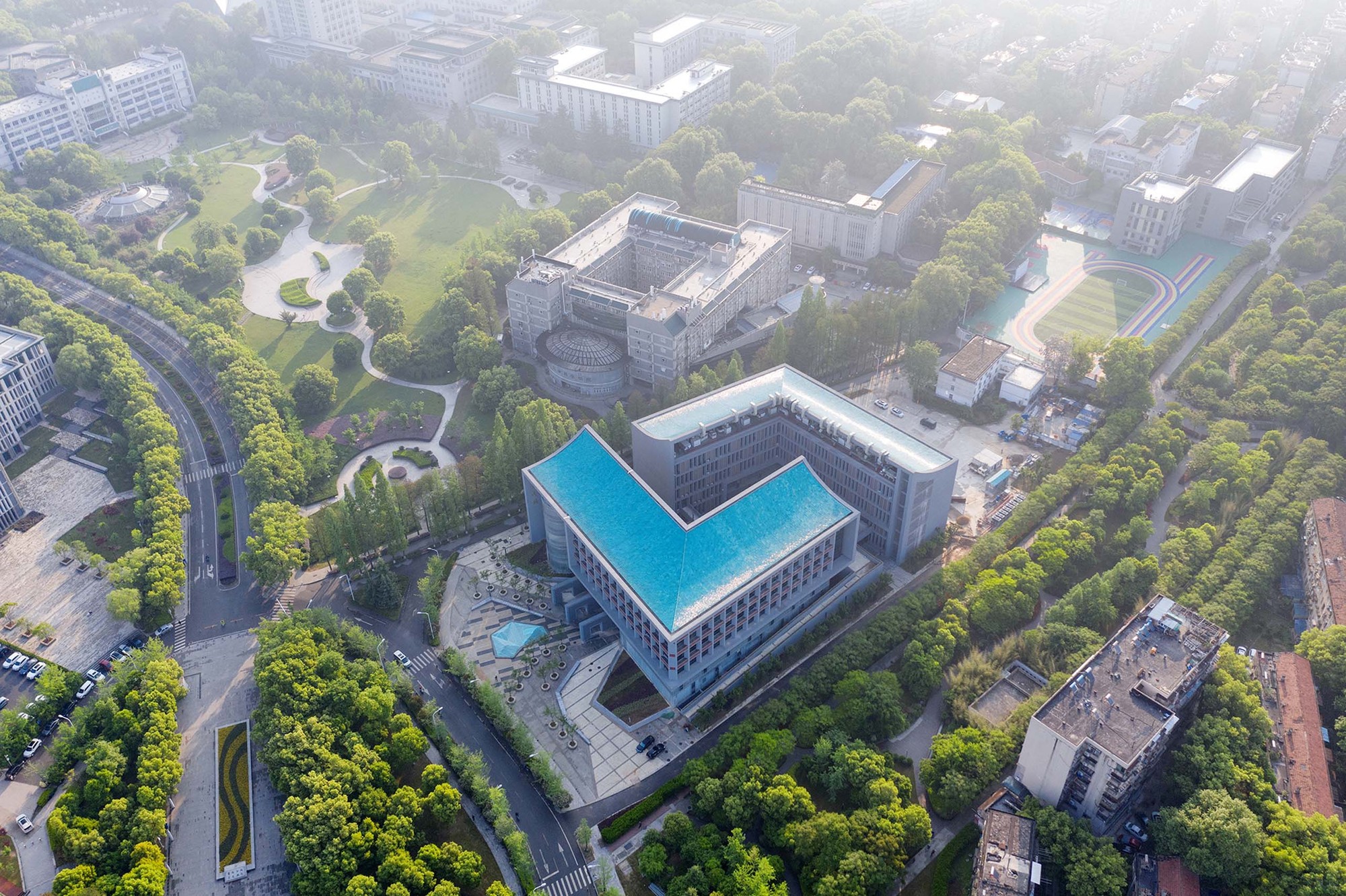 画廊 武汉大学当代楼 / MENG本原设计研究院 - 8