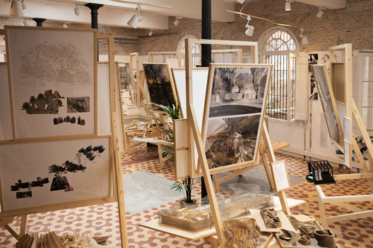 Enric Miralles: 5 exhibitions in tribute to his work as an architect, designer, photographer, and professor Enric Miralles: 5 exhibitions in tribute to his work as an architect, designer, photographer, and professor - Image 3 of 7