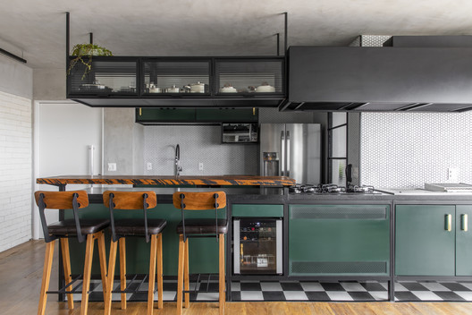 Brazilian Interiors: 9 Projects with Fluted Glass Brazilian Interiors: 9 Projects with Fluted Glass - Image 5 of 10