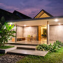 caer 51 - CAER House: Nh&agrave; vườn nơi ở y&ecirc;n b&igrave;nh với m&agrave;u xanh l&aacute; c&acirc;y