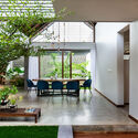 caer 43 - CAER House: Nh&agrave; vườn nơi ở y&ecirc;n b&igrave;nh với m&agrave;u xanh l&aacute; c&acirc;y
