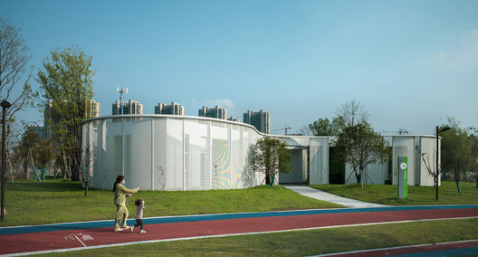 Linping Sports Park Rest Station / CCTN Design Linping Sports Park Rest Station / CCTN Design - Exterior Photography, Facade