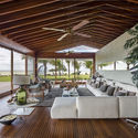 08 - JCA House - Căn biệt thự miền nhiệt đợi với kiến tr&uacute;c hiện đại m&aacute;t mẻ