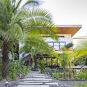 casamaru archdaily 02 - MARU House: Kiến tr&uacute;c ấn tượng với những đường n&eacute;t đơn giản v&agrave; sự pha trộn vật liệu