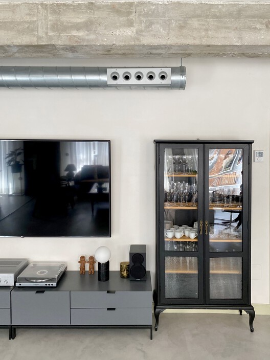 Residence L&I / studioLARQ Residence L&I / studioLARQ - Interior Photography, Kitchen, Shelving