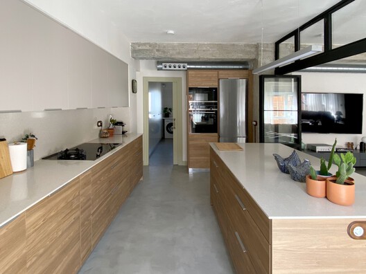 Residence L&I / studioLARQ Residence L&I / studioLARQ - Interior Photography, Kitchen, Countertop, Door