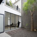 14 kertomenanggal taman11 - Griyoase House / Andyrahman Architect: Nh&agrave; 3 tầng tho&aacute;ng m&aacute;t quanh năm
