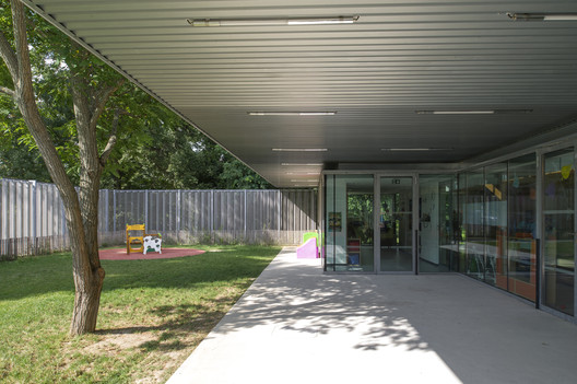 Nursery and Music School in Ramonville-Saint-Agne / Yves Ballot et Nathalie Franck + Architectes DPLG Nursery and Music School in Ramonville-Saint-Agne / Yves Ballot et Nathalie Franck + Architectes DPLG - Interior Photography, Facade