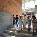 Una escuela para educar con dignidad: Intervención en la Escuela Primaria Intercultural Bilingüe Juan H. Álvarez Xochistlahuaca de Guerrero, México - Image 1 of 4