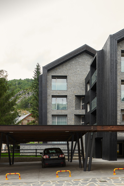 Valle de Tena Building / Tourillon Arquitectura - Exterior Photography