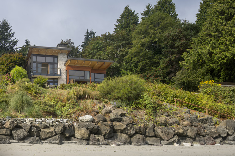 Seaview Escape House / Coates Design: Architecture + Interiors | Seattle Architects - Exterior Photography