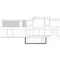 07 side view 1 - Y House: Căn Biệt thự hiện đại 2 tầng ấn tượng c&oacute; hồ bơi v&aacute;ch k&iacute;nh si&ecirc;u đẹp