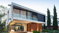 Casa Y / Jorgelina Tortorici & Asociados