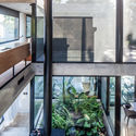 14 JORGELINA TORTORICI CASA Y PH ALEJANDRO PERAL - Y House: Căn Biệt thự hiện đại 2 tầng ấn tượng c&oacute; hồ bơi v&aacute;ch k&iacute;nh si&ecirc;u đẹp