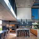 21 JORGELINA TORTORICI CASA Y PH ALEJANDRO PERAL - Y House: Căn Biệt thự hiện đại 2 tầng ấn tượng c&oacute; hồ bơi v&aacute;ch k&iacute;nh si&ecirc;u đẹp