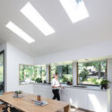 rsaaw berkley house kitchen - Cải tạo ng&ocirc;i nh&agrave; 2 tầng xanh đẹp v&agrave; rộng hơn