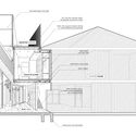 sectiona - Ng&ocirc;i nh&agrave; trắng với kết cấu th&eacute;p hiện đại c&oacute; nhiều c&acirc;y xanh