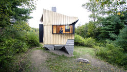 Cabaña Ashen / HANNAH Office