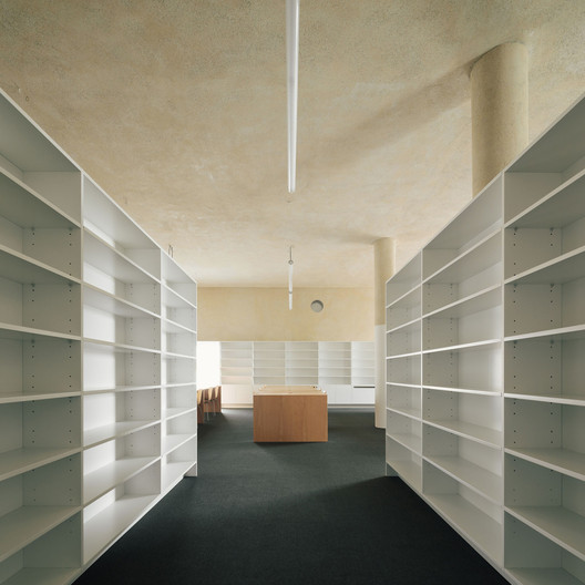 Grândola’s Library and Municipal Archive / Matos Gameiro Arquitectos  + Pedro Domingos Arquitectos - Interior Photography