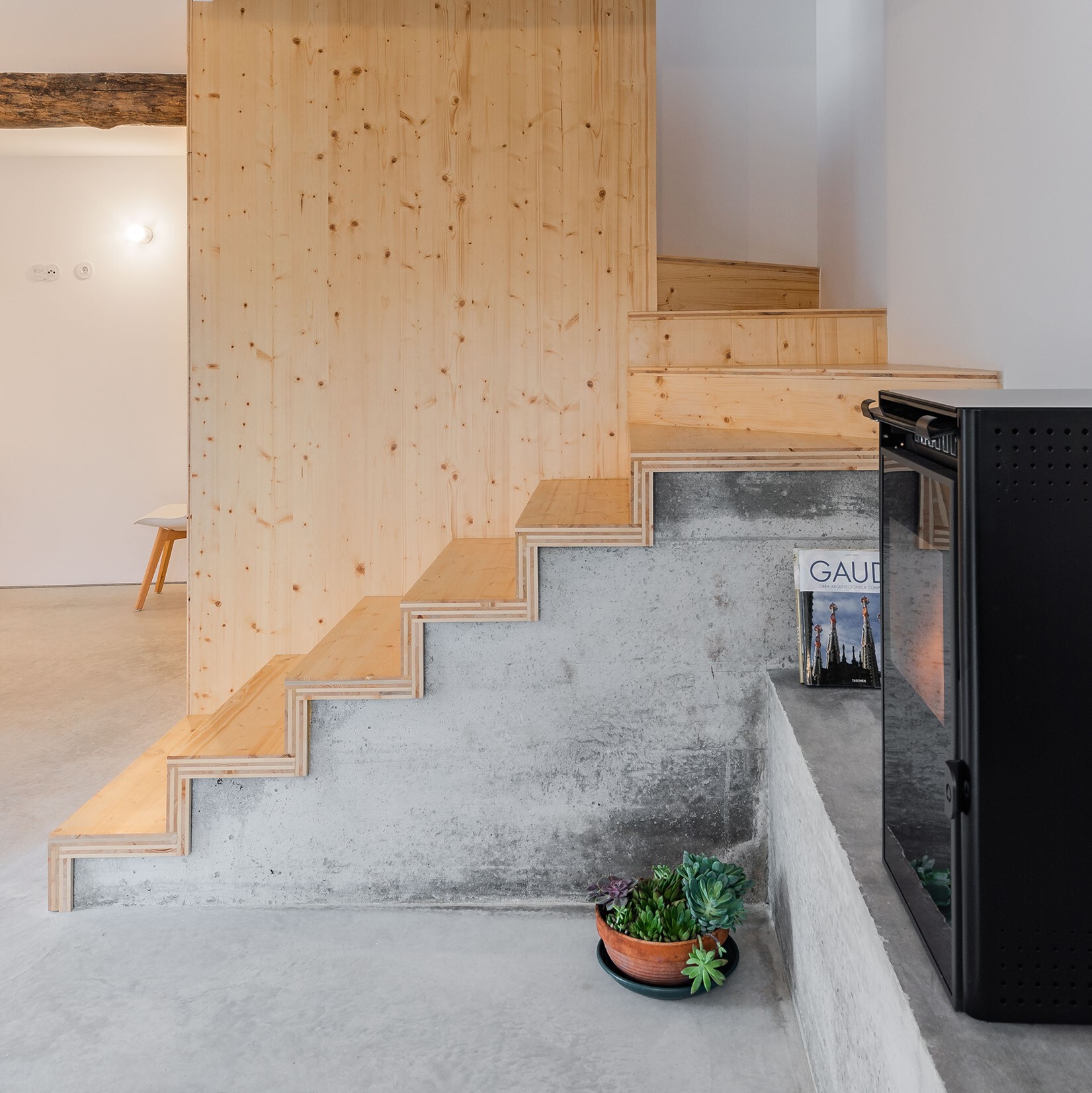 Gallery of House in Arco / Filipe Pina - 3