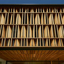 riverbank housilsonarchitectlex chomic - Riverbank House / Wilson Architects: Nh&agrave; cải tạo hiện đại tho&aacute;ng m&aacute;t s&acirc;n vườn xanh mướt