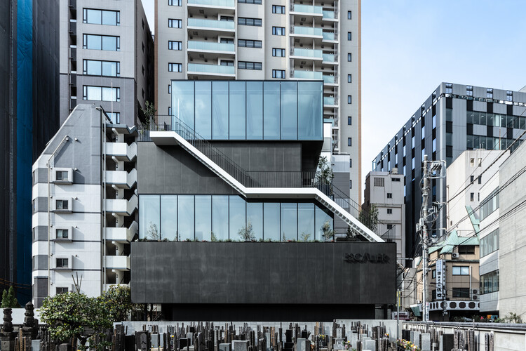 Escalier Kojimachi / ETHNOS - Exterior Photography, Windows, Cityscape, Facade