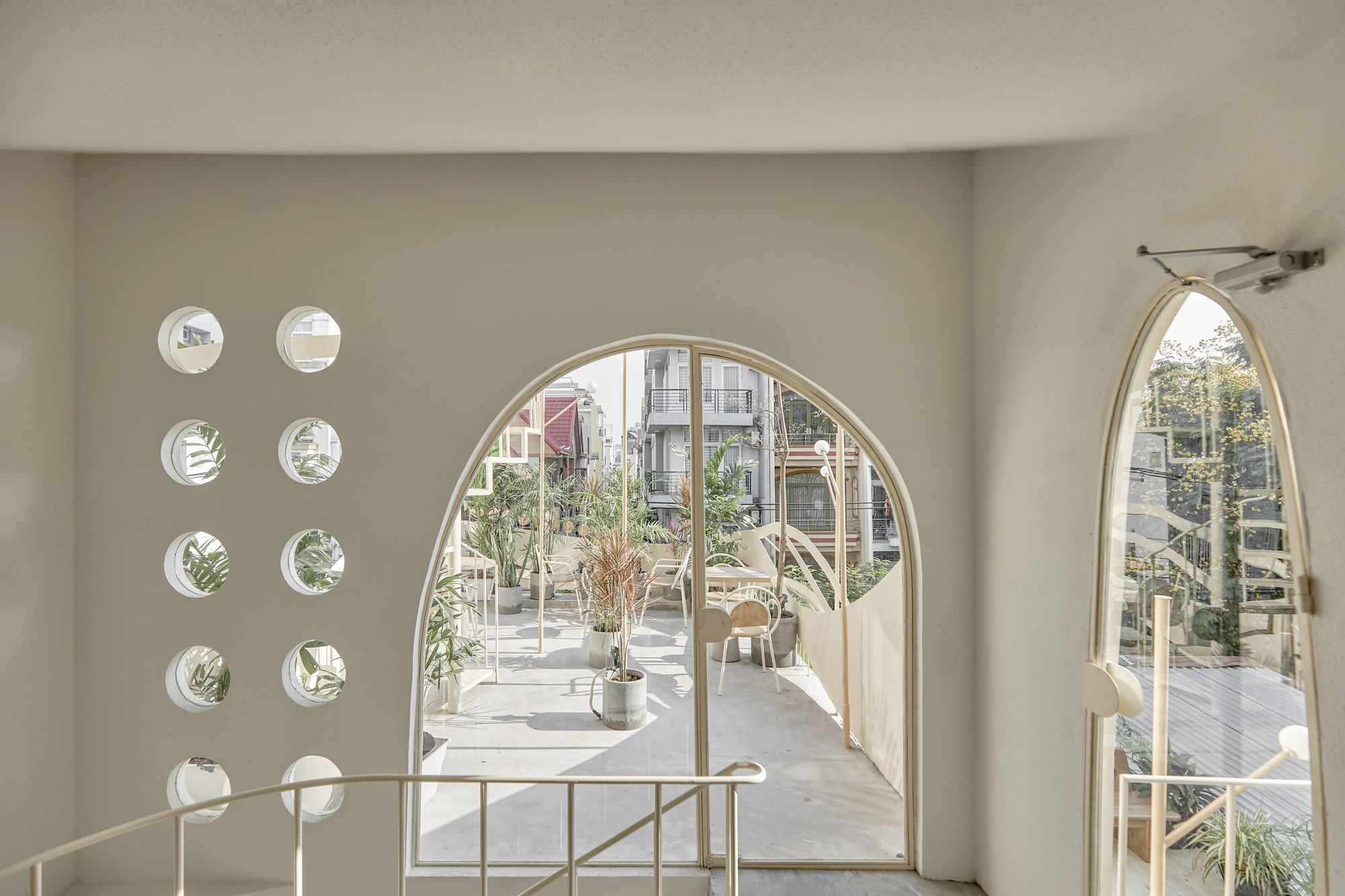 画廊 越南九月咖啡店 / Red5studio + Ben Decor - 19