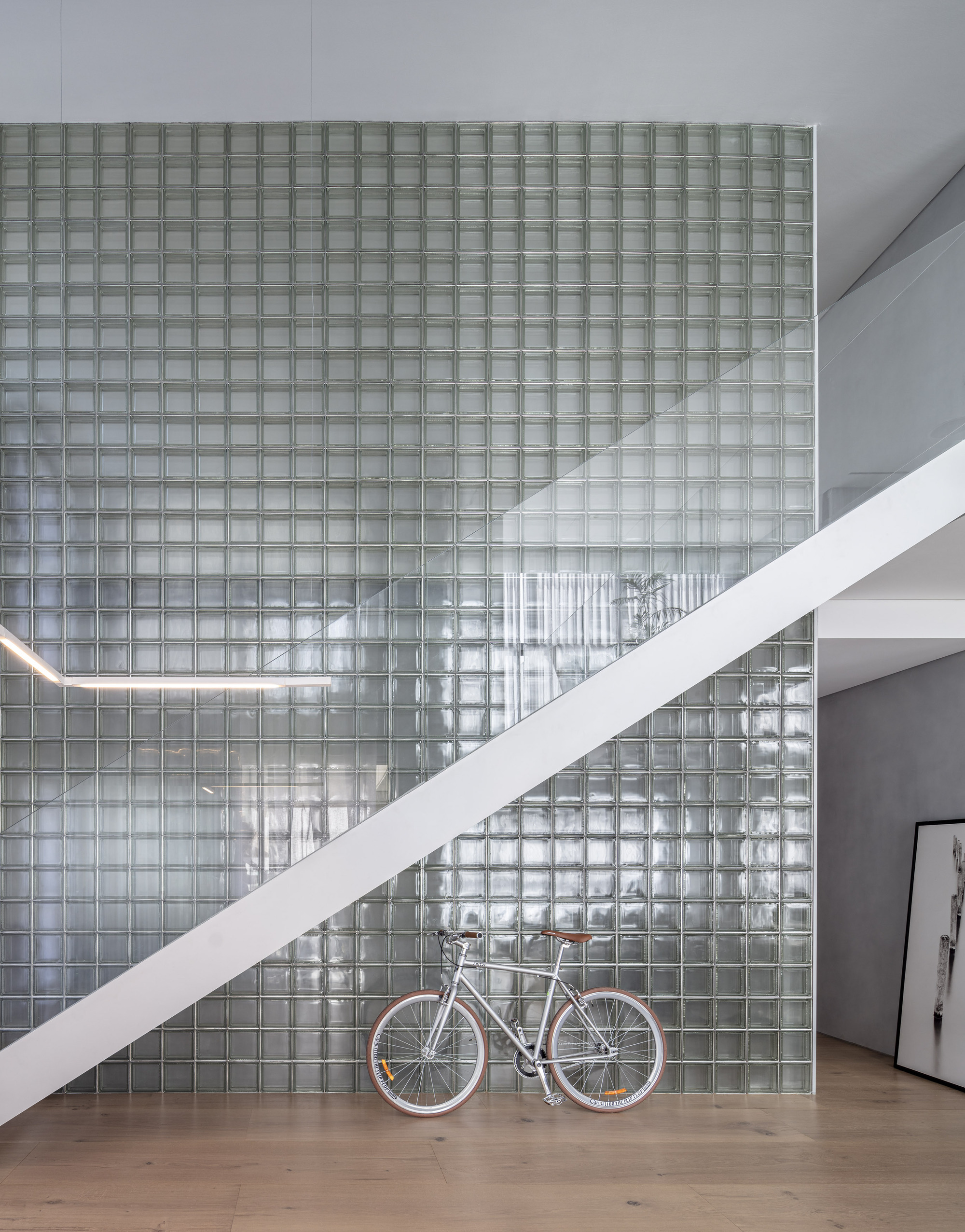 Gallery of The Glass Blocks Duplex / Tal Goldsmith Fish Design Studio 13