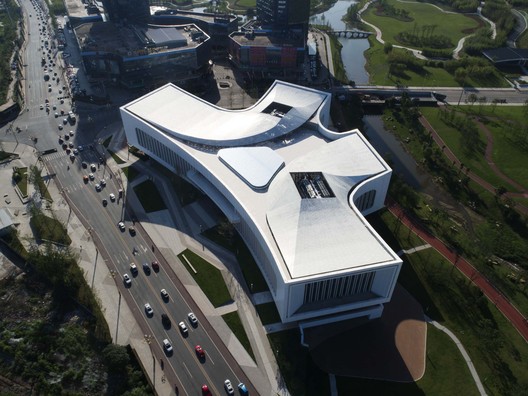Museu de Ciência e Tecnologia de Yibin / TJAD - Fotografia de Exterior