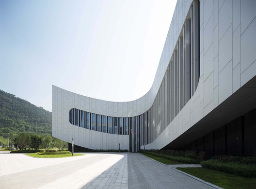 Museu de Ciência e Tecnologia de Yibin / TJAD - Fotografia de Exterior, Fachada