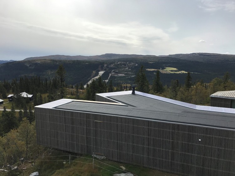 Cabin Kvitfjell / Lund Hagem Architects. Image © Sam Hughes
