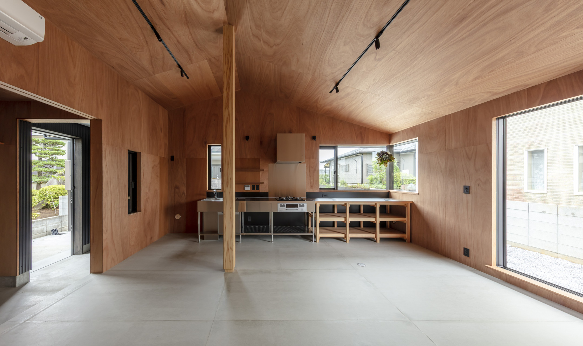Gallery of House Yoshimura / N. Yamada Architect & Associates - 6