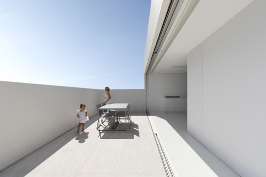Blanc 顶层公寓 / Fran Silvestre Arquitectos