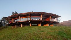 Morro Cavado House / Gui Paoliello Arquiteto