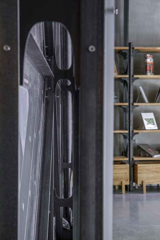 Mumokuteki Concept Bookstore / LUO studio - Interior Photography, Shelving