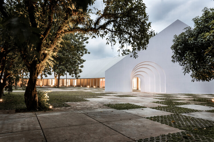 Bogor Creative Hub / Local Architecture Bureau - Exterior Photography, Heritage, Garden, Facade, Arch