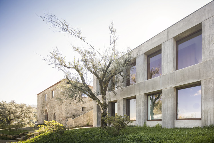 Casa en Minho / Germano de Castro Pinheiro Arquitectos - Fotografía exterior