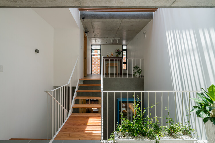 Casa H / G+ Architects - Fotografia de Interiores, Escada