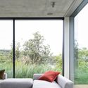 Tobias Partners Collins Beach House 11 HR - Collins Beach House kiến tr&uacute;c hiện đại v&agrave; kết nối với thi&ecirc;n nhi&ecirc;n
