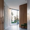 Tobias Partners Collins Beach House 20 HR - Collins Beach House kiến tr&uacute;c hiện đại v&agrave; kết nối với thi&ecirc;n nhi&ecirc;n