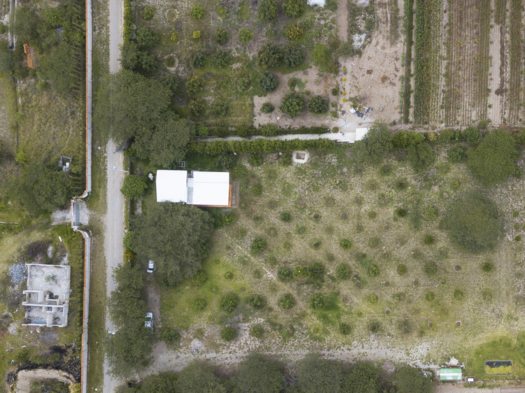 Aerial Photography of Houses in Ecuador: Visualizing a Building From Above - Image 10 of 11