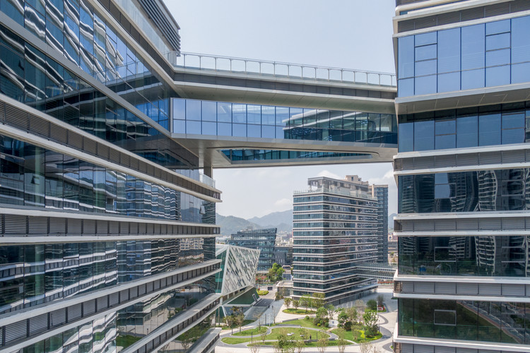 珠海蓝湾智岛总部基地中心（二期）/ 10 Design | ArchDaily