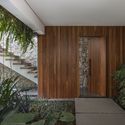 F37A5520 - HAC House / Seferin Arquitetura: Căn biệt thự hiện đại với s&acirc;n vườn xanh mướt