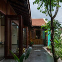 4 - Hong Ngu House / H.a Architects: Ng&ocirc;i nh&agrave; truyền thống bằng gỗ m&aacute;i ng&oacute;i ấn tượng