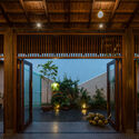21 - Hong Ngu House / H.a Architects: Ng&ocirc;i nh&agrave; truyền thống bằng gỗ m&aacute;i ng&oacute;i ấn tượng